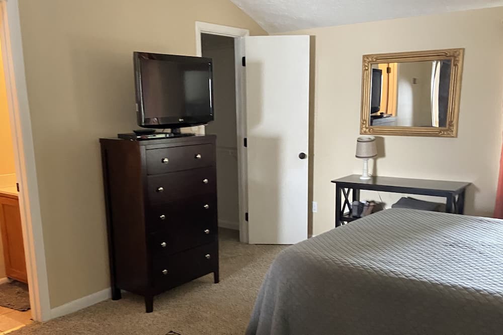 Photo of Bedroom in Central Newport News