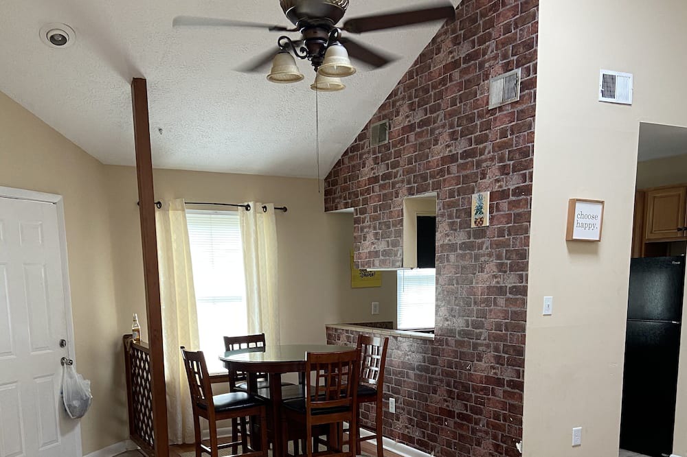Photo of Bedroom in Central Newport News