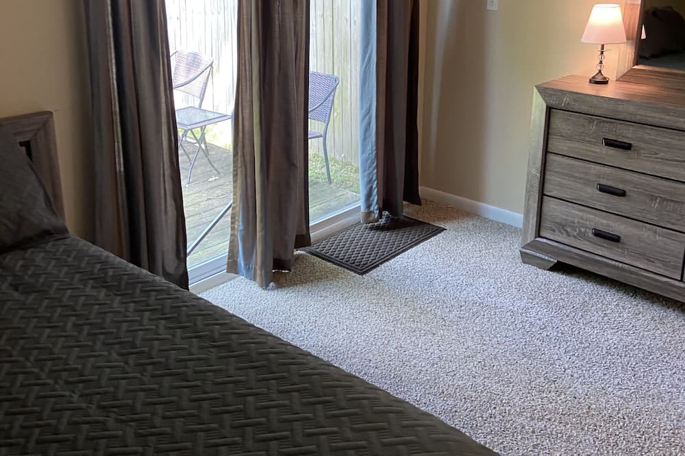 Photo of Bedroom in Central Newport News