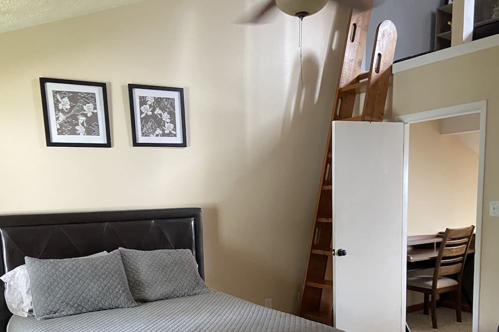 Photo of Bedroom in Central Newport News