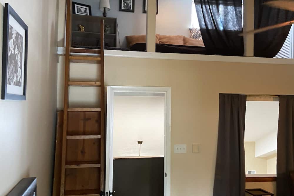 Photo of Bedroom in Central Newport News