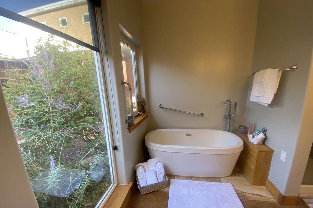 Photo of Bathroom in McIntosh