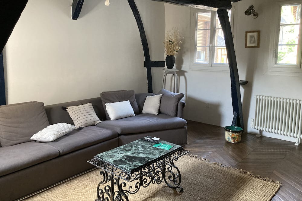 Photo of Livingroom in Cormeilles