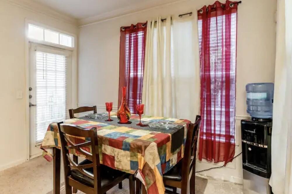 Photo of Others in Lithonia