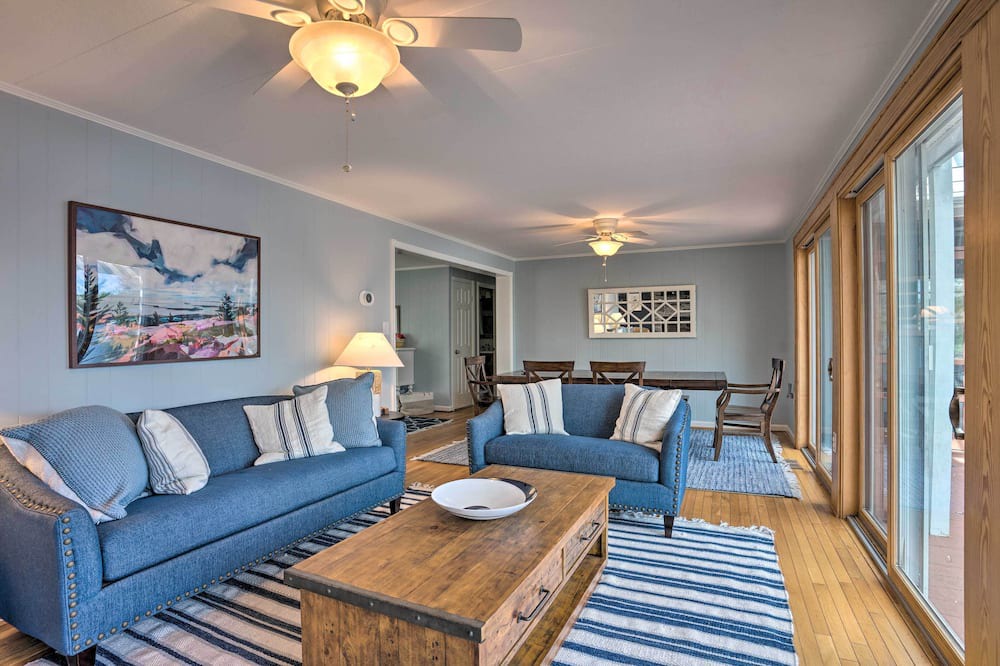 Photo of Livingroom in Mount Holly