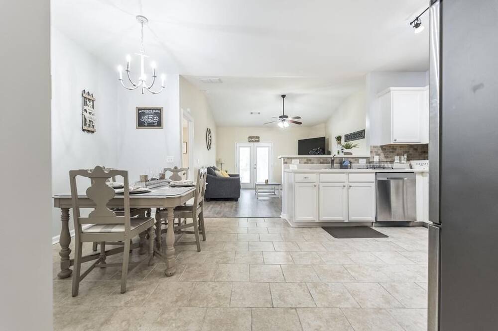 Photo of Others in Byron