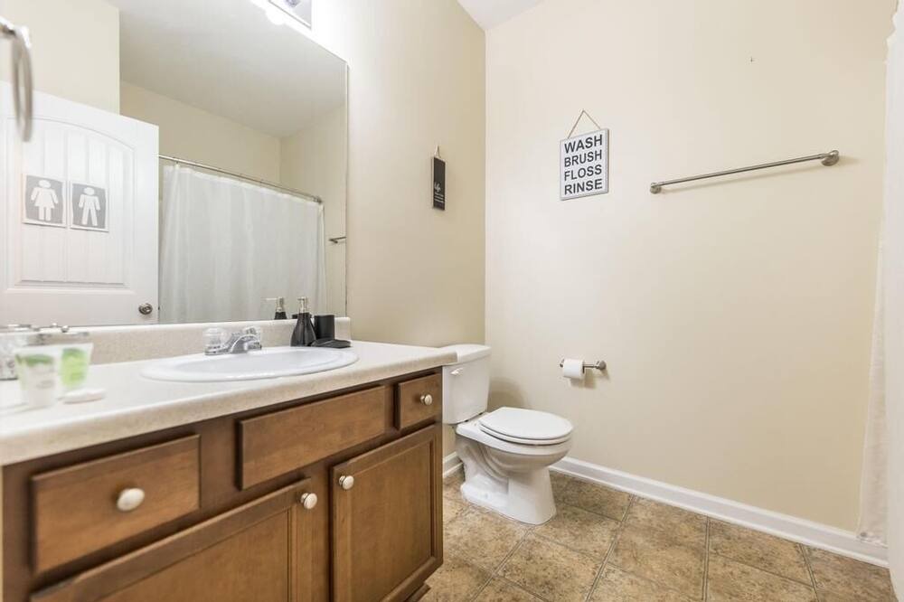 Photo of Bathroom in Byron