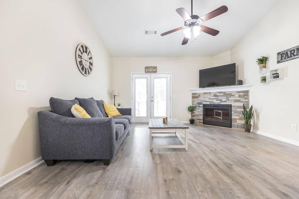 Photo of Livingroom in Byron