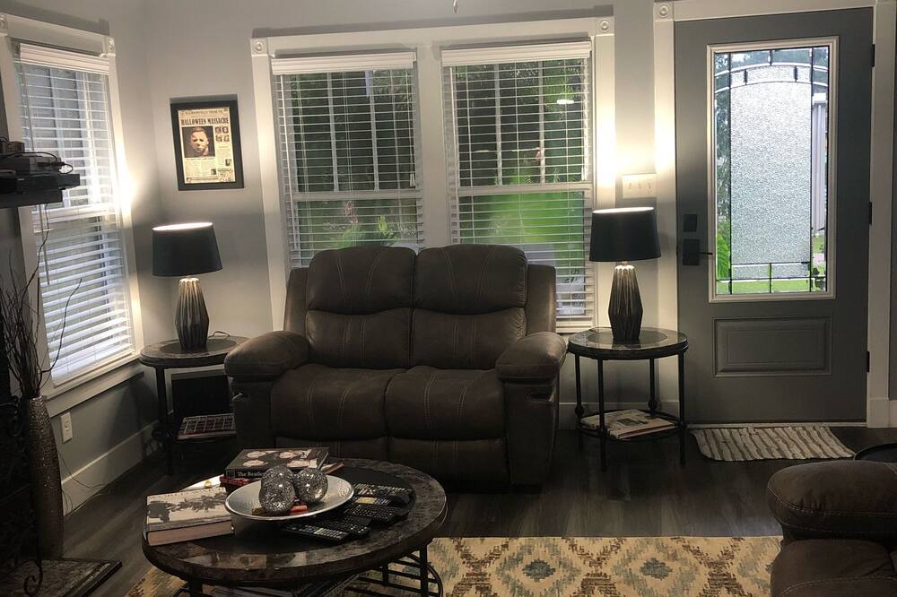Photo of Livingroom in Meadville
