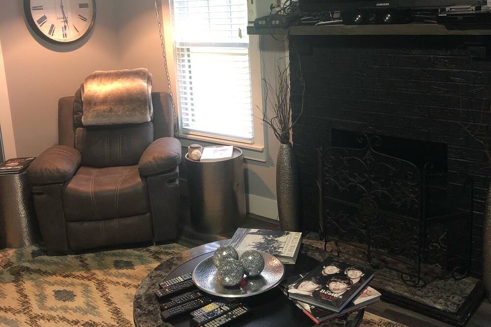 Photo of Livingroom in Meadville