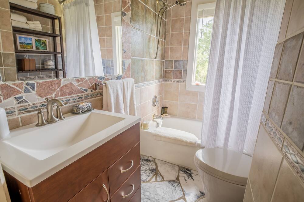 Photo of Bathroom in Spicewood