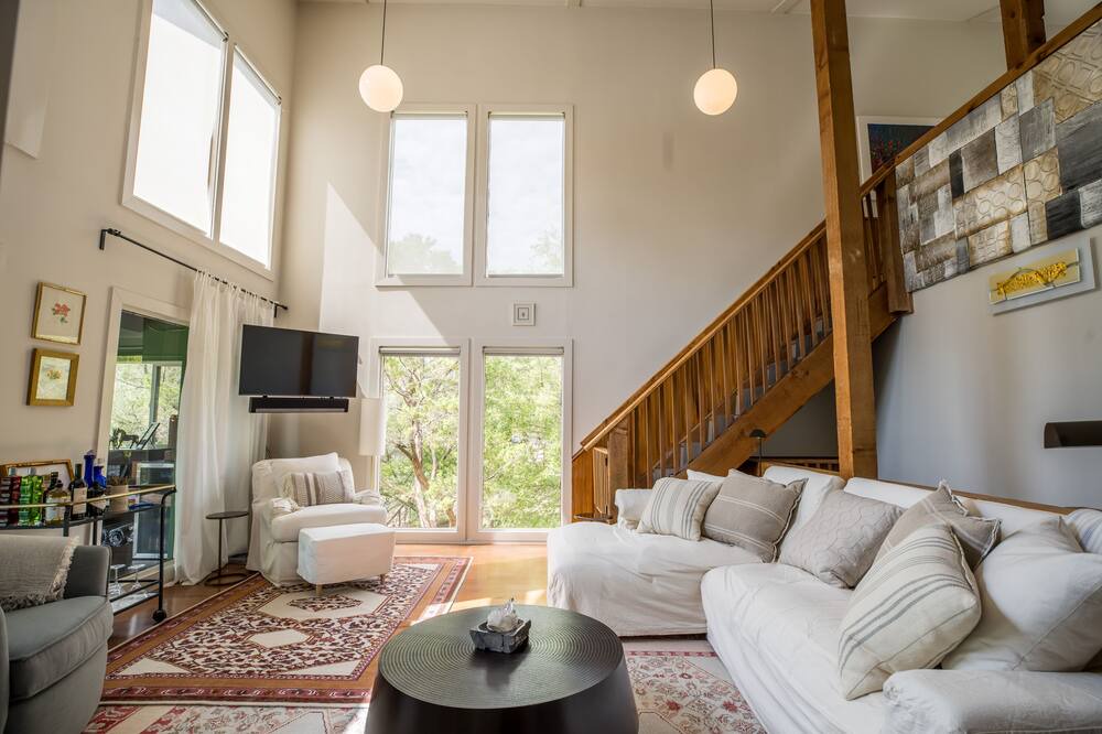 Photo of Livingroom in Spicewood