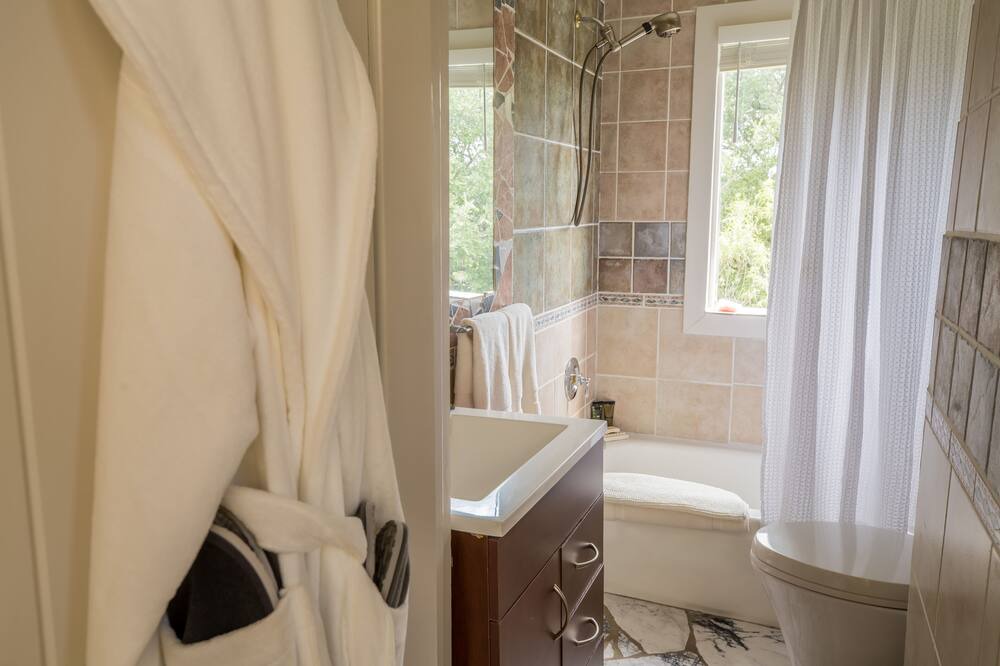 Photo of Bathroom in Spicewood