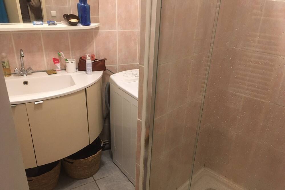 Photo of Bathroom in Monesties