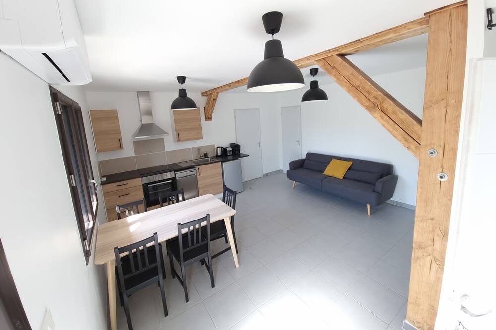 Photo of Livingroom in Saint-Jean-de-Maruejols-et-Avejan