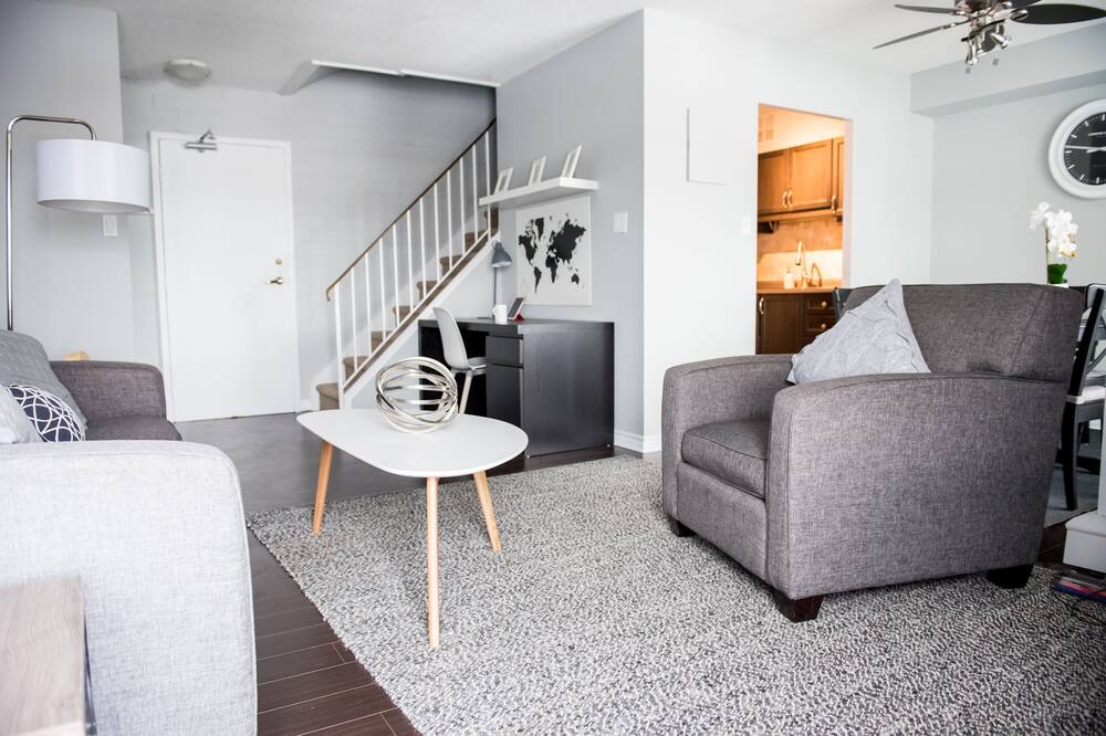 Photo of Livingroom in Dundas