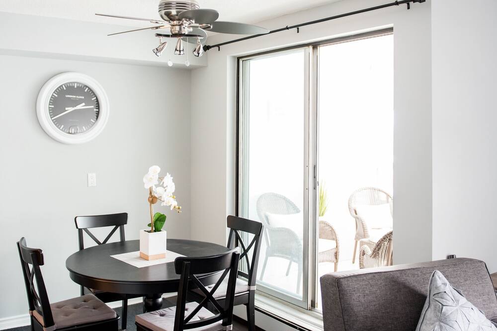 Photo of Livingroom in Dundas
