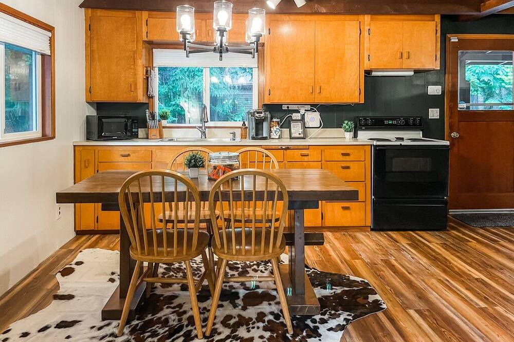 Photo of Others in Packwood