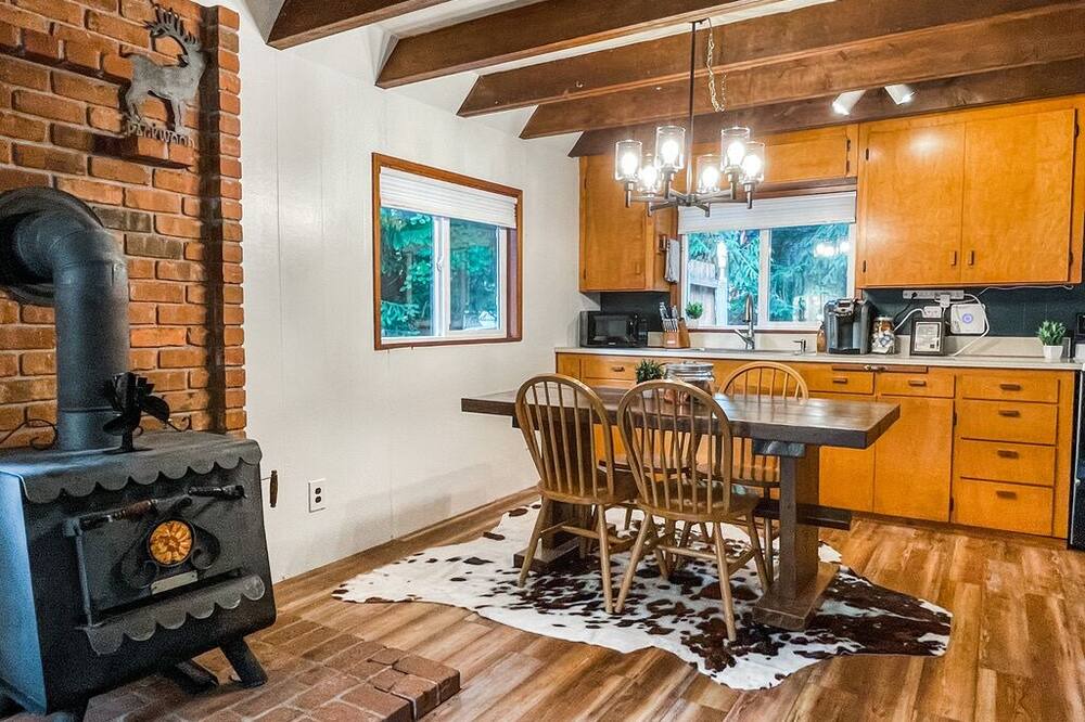 Photo of Others in Packwood