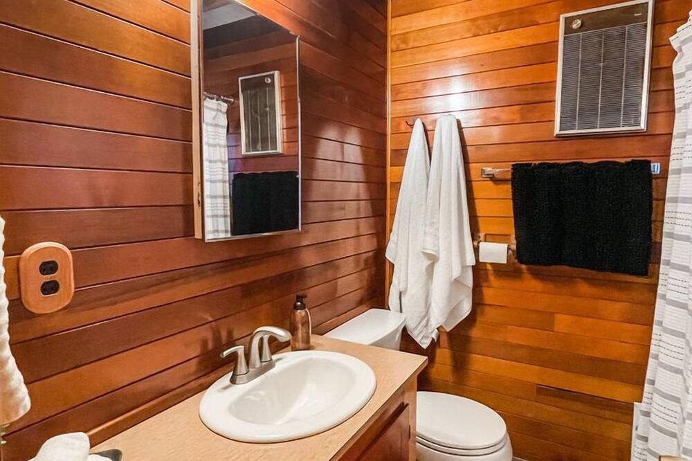 Photo of Bathroom in Packwood