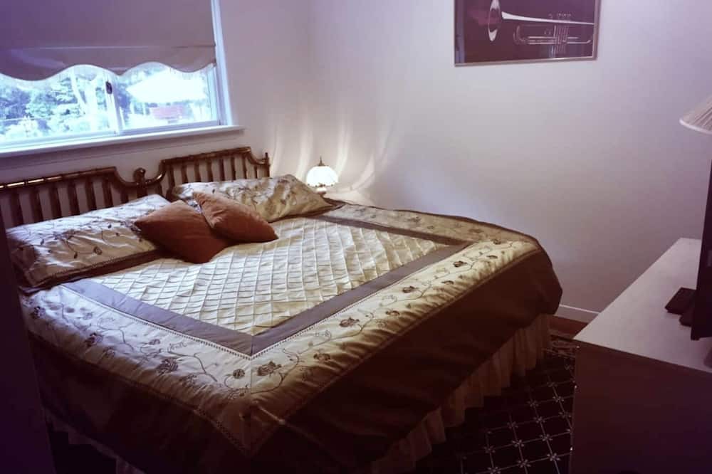 Photo of Bedroom in Oro Station