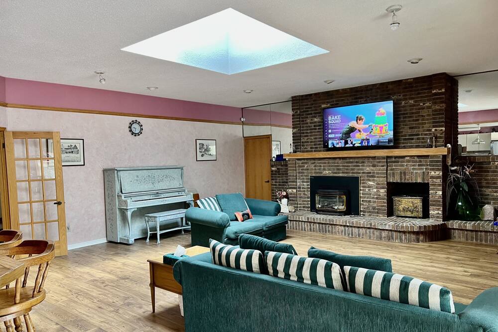 Photo of Livingroom in Oro Station