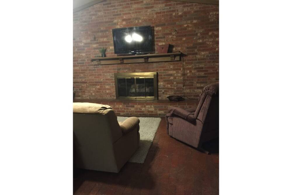 Photo of Livingroom in Jonesboro