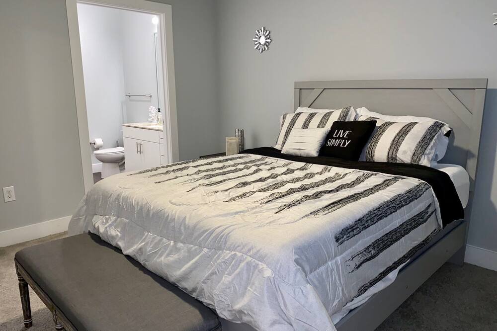 Photo of Bedroom in Farmers Branch