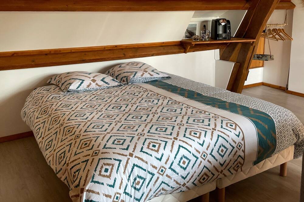 Photo of Bedroom in Genneville