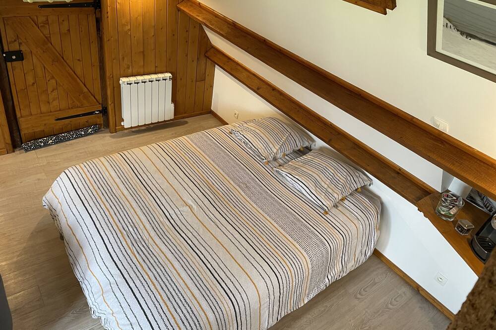 Photo of Bedroom in Genneville