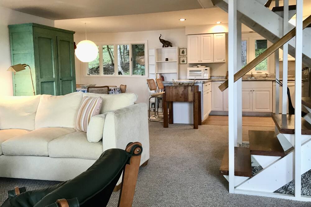 Photo of Livingroom in Sprout Brook