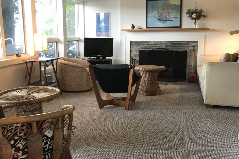 Photo of Livingroom in Sprout Brook
