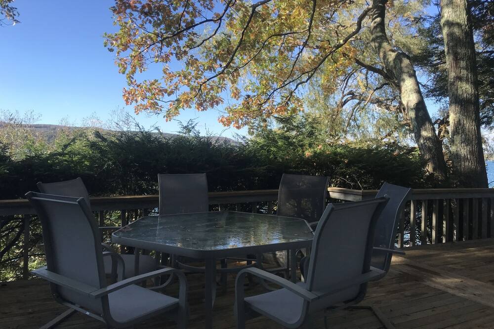 Photo of Patio Balcony in Sprout Brook