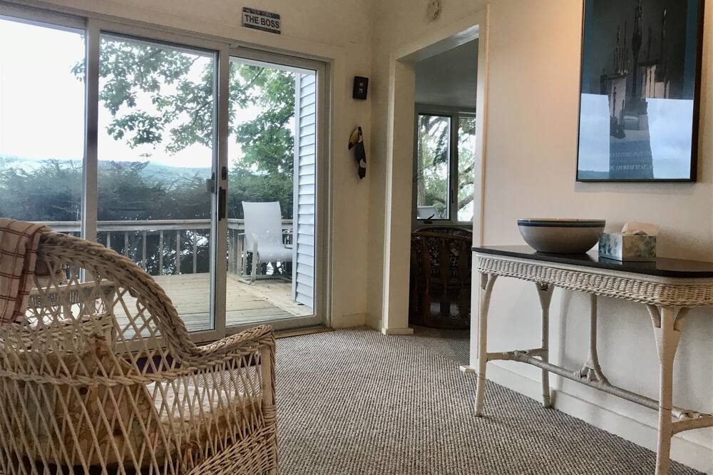 Photo of Livingroom in Sprout Brook