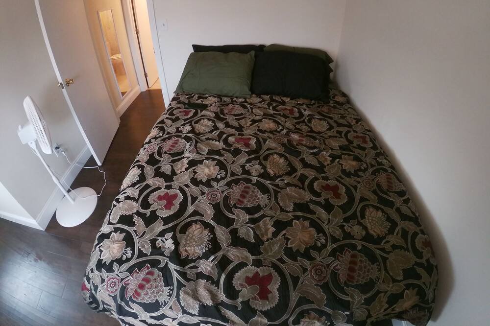 Photo of Bedroom in Beverly