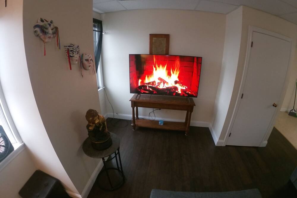 Photo of Livingroom in Beverly