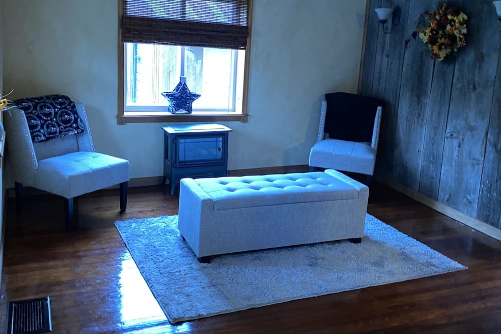 Photo of Bedroom in Oneonta