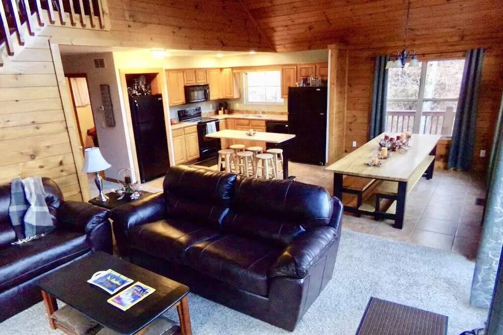 Photo of Livingroom in Lakeside Estates