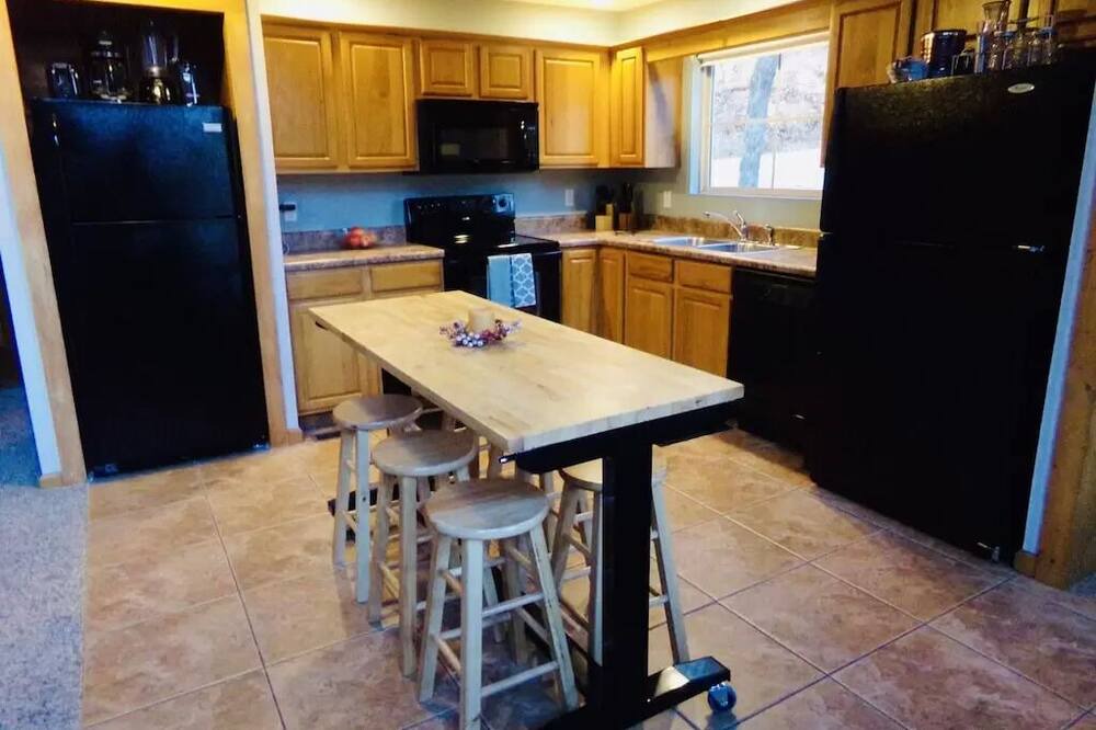 Photo of Kitchen in Lakeside Estates