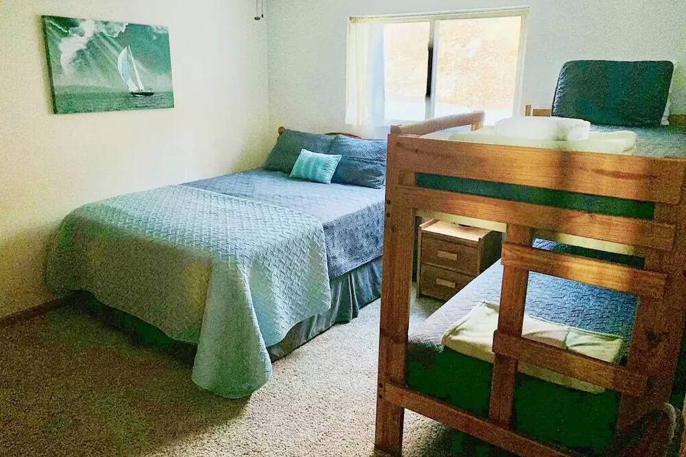 Photo of Bedroom in Lakeside Estates