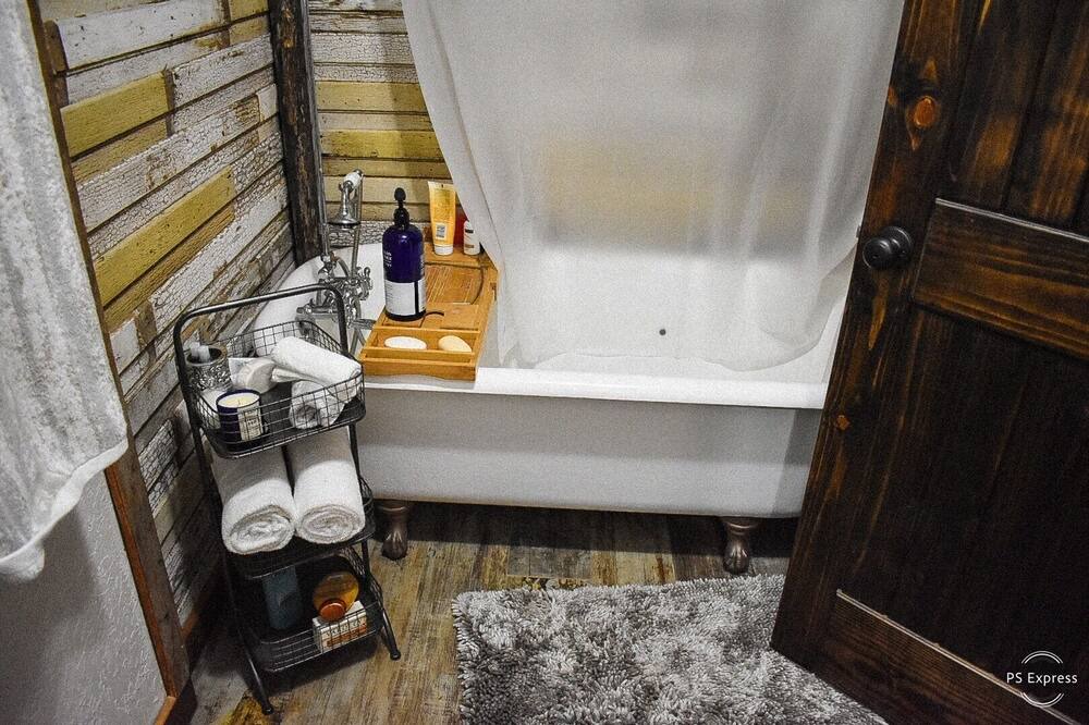 Photo of Bathroom in Forestburg