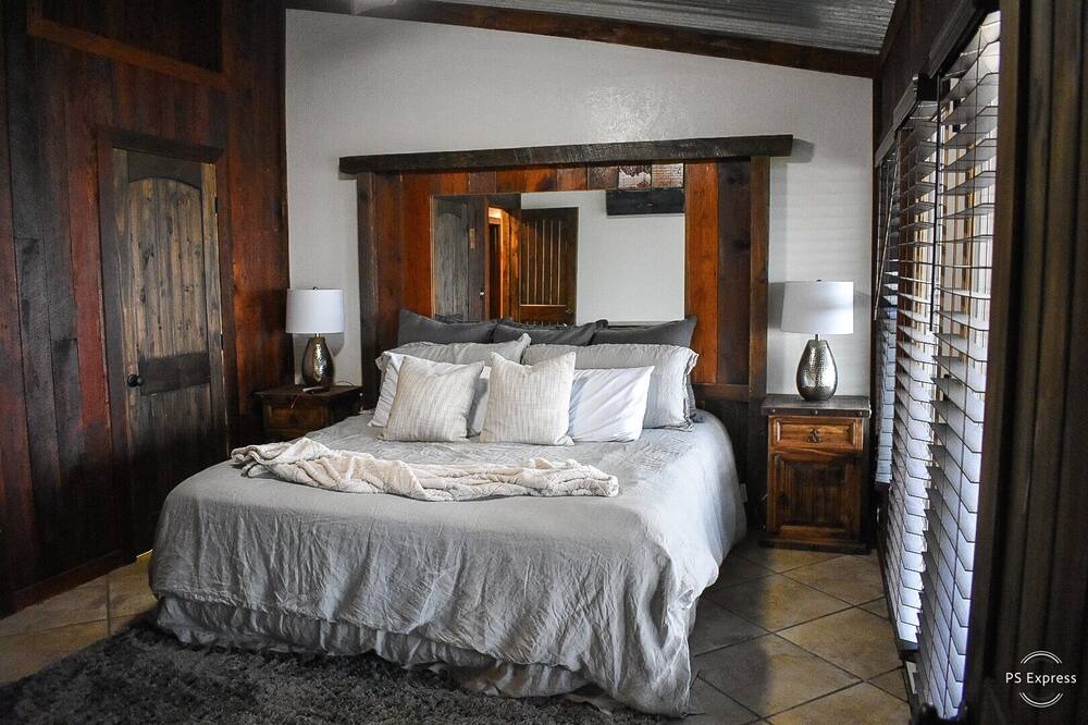 Photo of Bedroom in Forestburg