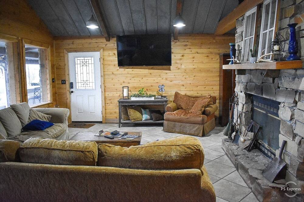 Photo of Livingroom in Forestburg