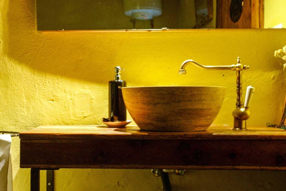 Photo of Bathroom in Gargalla