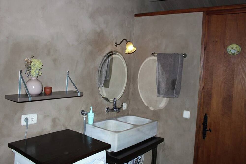 Photo of Bathroom in Gargalla