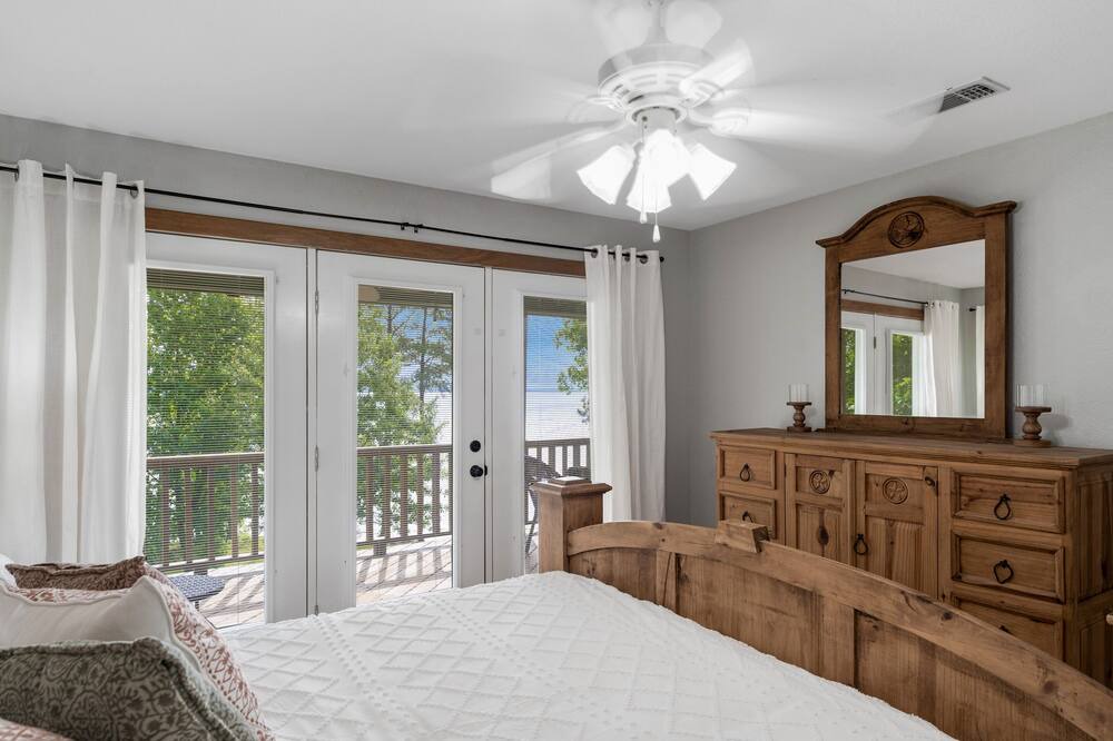 Photo of Bedroom in Cason
