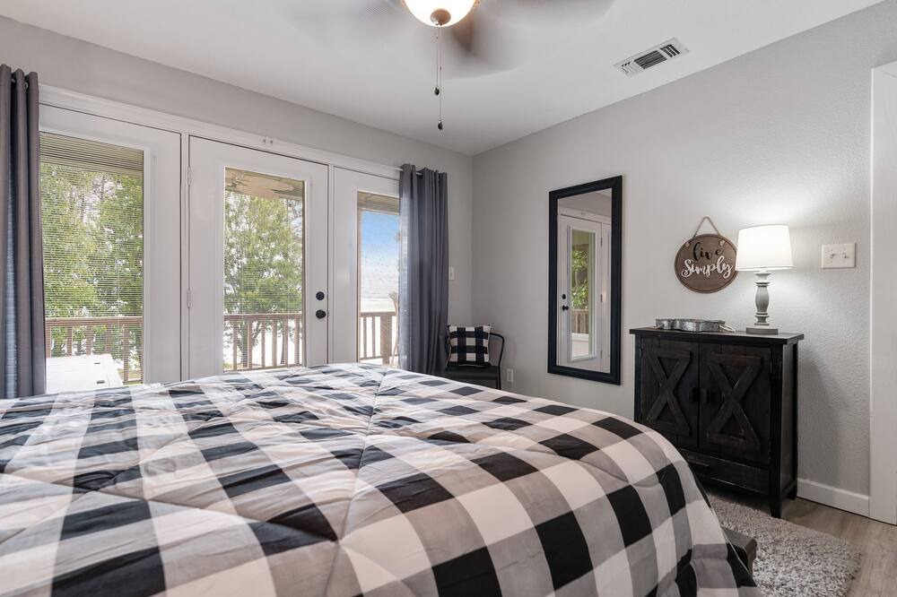Photo of Bedroom in Cason