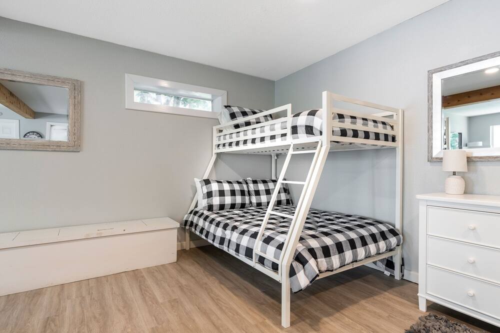 Photo of Bedroom in Cason