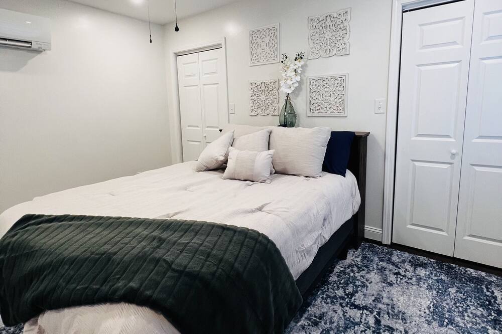 Photo of Bedroom in Jonesville