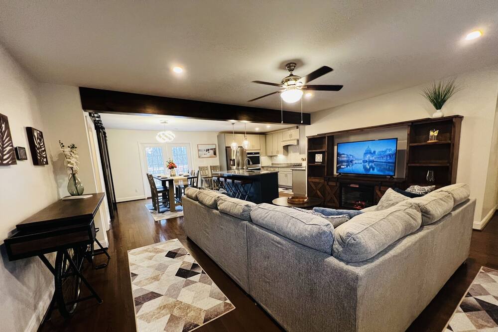 Photo of Livingroom in Jonesville